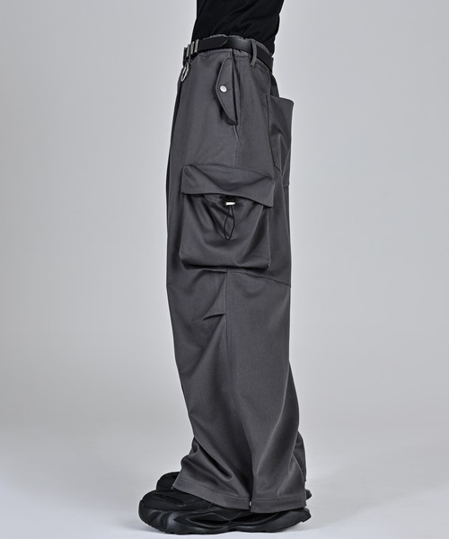 ADRER（アドラー）の「TR 3D volume wide cargo pants / TR 3D ボリューム ワイド カーゴパンツ（カーゴパンツ・メンズ・ライトグレー/ブラック・M/S/XS/L）」の15枚目の写真