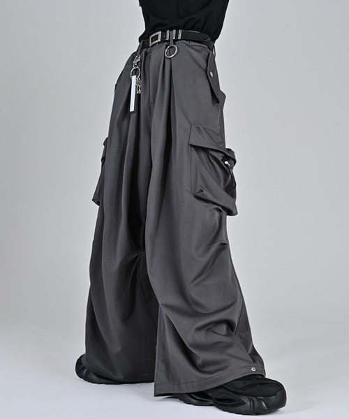 ADRER（アドラー）の「TR 3D volume wide cargo pants / TR 3D ボリューム ワイド カーゴパンツ（カーゴパンツ・メンズ・ライトグレー/ブラック・M/S/XS/L）」の14枚目の写真