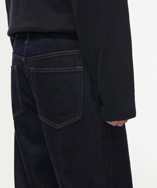 MUSINSA STANDARD（ムシンサスタンダード）の「裏起毛ストレートデニムパンツ [ディープインディゴ]（デニムパンツ・メンズ・その他・29/30/31/33/26/27/28/40/38/42/36/34/32）」の5枚目の写真