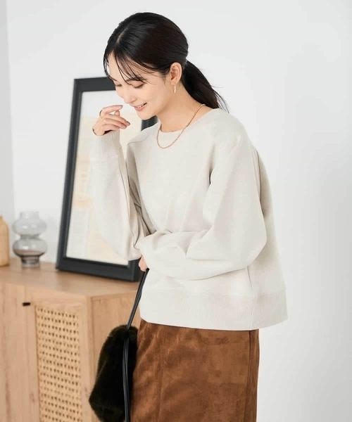 a.v.v（アーヴェヴェ）の「ラメ裏起毛タックスリーブスウェット（スウェット・レディース・グレー系その他/グレー・36/40/38）」の5枚目の写真