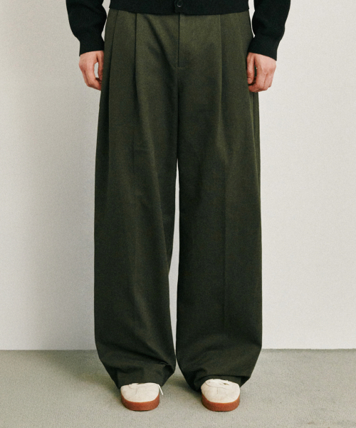 GLW(ジーエルダブリュ)の「ワイドツーピンタックコットンパンツカーキ(その他パンツ・レディース・その他・SMALL/MEDIUM/LARGE)」の1枚目の写真