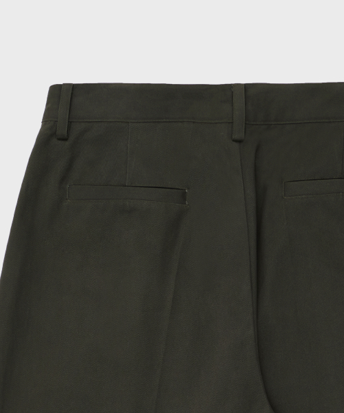 GLW(ジーエルダブリュ)の「ワイドツーピンタックコットンパンツカーキ(その他パンツ・レディース・その他・SMALL/MEDIUM/LARGE)」の10枚目の写真