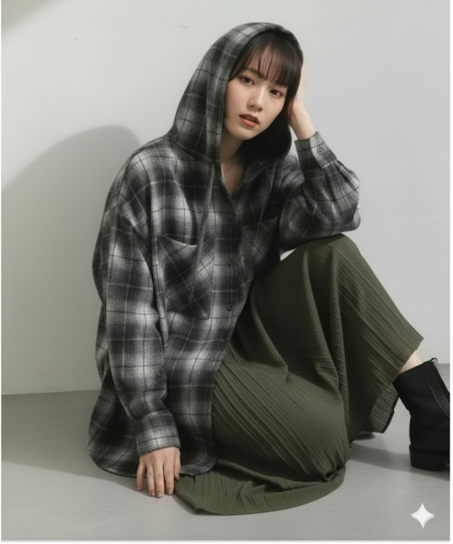 Day and Grade(デイアンドグレイド)の「フード付き ビッグチェックシャツ チュニック(シャツ/ブラウス・レディース・ブラック・FREE)」の2枚目の写真