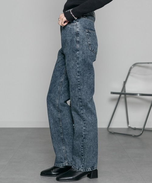 mellomela.(メロメラ)の「【脚長×美脚効果UP】スリムストレートデニムパンツ(デニムパンツ・レディース・ケミカルウォッシュ/ダークネイビー/ブルー・S/M/L/LL)」の5枚目の写真
