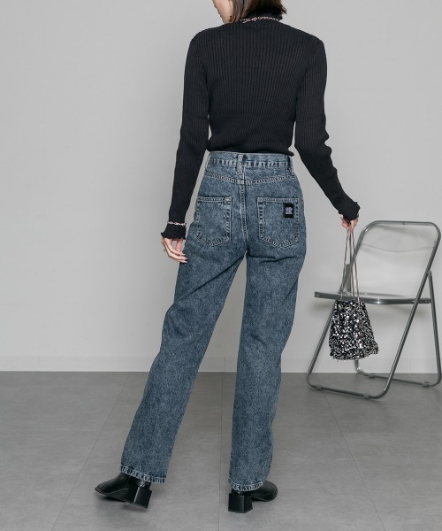 mellomela.(メロメラ)の「【脚長×美脚効果UP】スリムストレートデニムパンツ(デニムパンツ・レディース・ケミカルウォッシュ/ダークネイビー/ブルー・S/M/L/LL)」の10枚目の写真