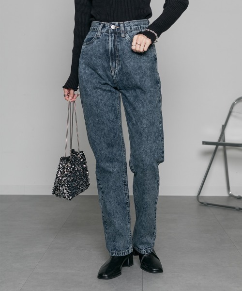 mellomela.(メロメラ)の「【脚長×美脚効果UP】スリムストレートデニムパンツ(デニムパンツ・レディース・ケミカルウォッシュ/ダークネイビー/ブルー・S/M/L/LL)」の11枚目の写真