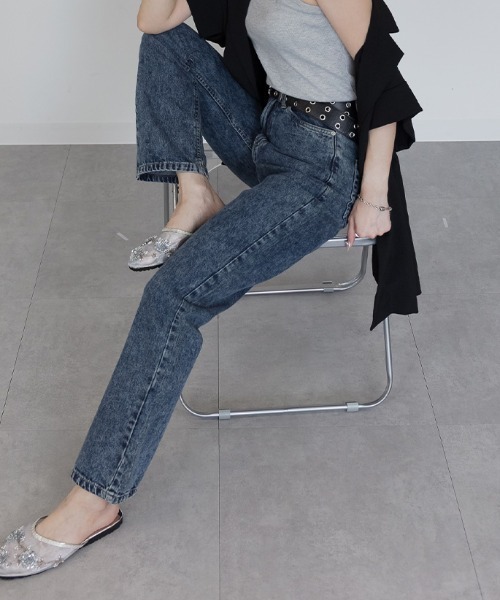 mellomela.(メロメラ)の「【脚長×美脚効果UP】スリムストレートデニムパンツ(デニムパンツ・レディース・ケミカルウォッシュ/ダークネイビー/ブルー・S/M/L/LL)」の12枚目の写真