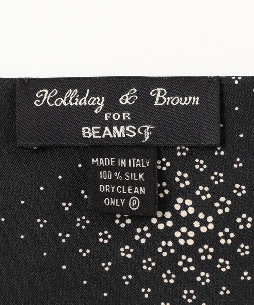 BEAMS F（ビームスエフ）の「Holliday & Brown / シルク ジオメトリック柄 スカーフ（マフラー・メンズ・ブラック/ピンク・ONE SIZE）」の6枚目の写真