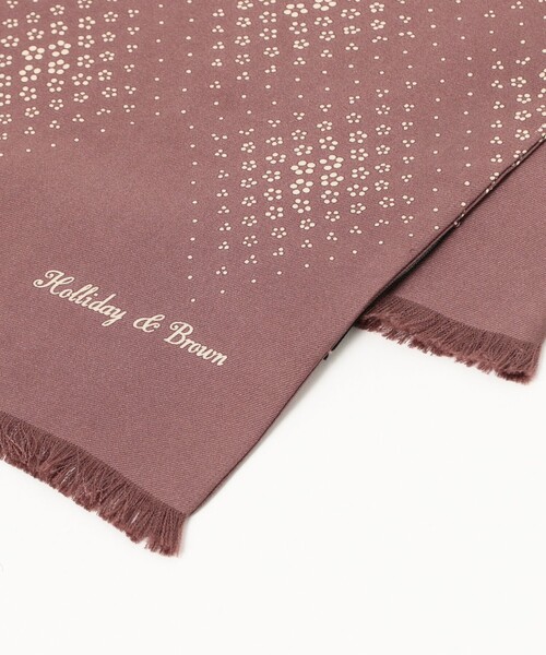 BEAMS F（ビームスエフ）の「Holliday & Brown / シルク ジオメトリック柄 スカーフ（マフラー・メンズ・ブラック/ピンク・ONE SIZE）」の4枚目の写真