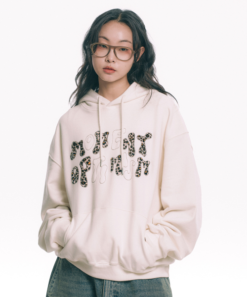 MOO（エムオーオー）の「レオパードアプリケフードパーカー - クリーム（パーカー・レディース・アイボリー・MEDIUM/LARGE）」の3枚目の写真