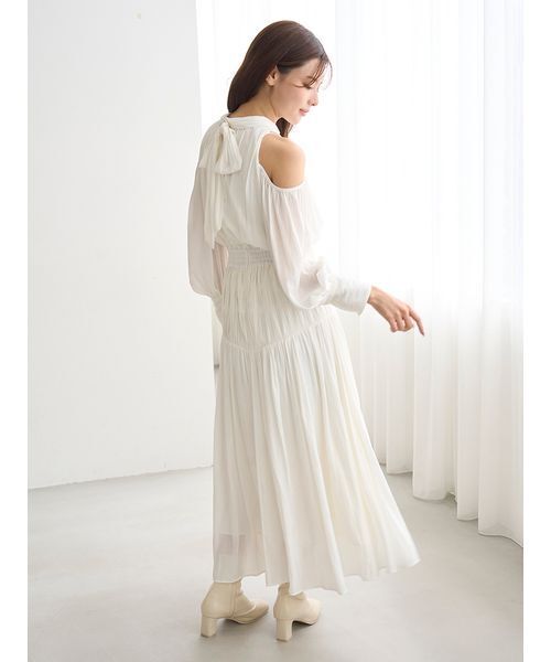 SNIDEL（スナイデル）の「コールドショルダーロングワンピース（ワンピース・レディース・オフホワイト/ライトブルー/ピンク/ミント・0/1/2）」の9枚目の写真