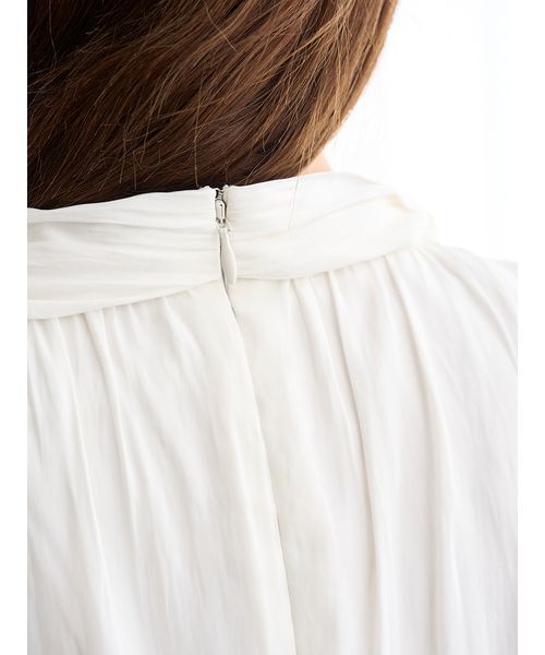 SNIDEL（スナイデル）の「コールドショルダーロングワンピース（ワンピース・レディース・オフホワイト/ライトブルー/ピンク/ミント・0/1/2）」の17枚目の写真