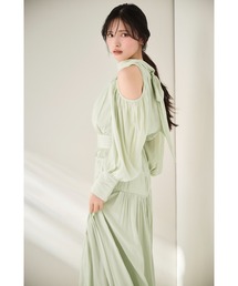 SNIDEL | コールドショルダーロングワンピース(ワンピース)