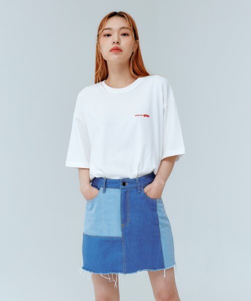 LEEJEE(リジ)の「パッチ濃紺デニムショートスカート(スカート・レディース・その他・SMALL/MEDIUM)」の1枚目の写真