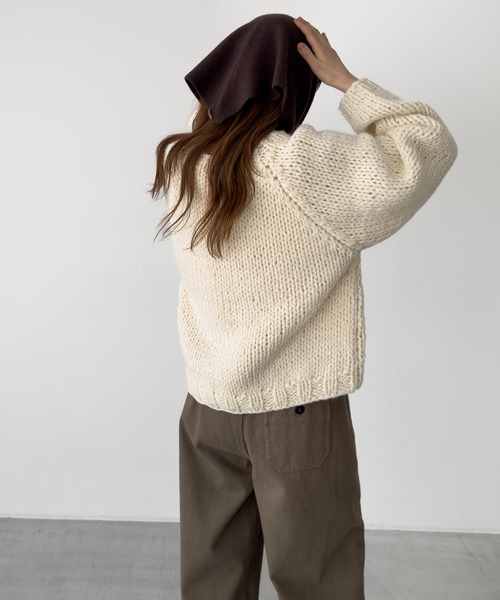 CANAL JEAN（キャナルジーン）の「El mar　ウール混ローゲージVニット（ニット/セーター・レディース・アイボリー/グレー・ONE SIZE）」の4枚目の写真