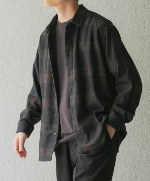 ITEMS URBANRESEARCH（アイテムズ アーバンリサーチ）の「バイオウォッシュフランネルレギュラーシャツ（シャツ/ブラウス・メンズ・ネイビー/チェック/ベージュ/グレー・LARGE/MEDIUM）」の10枚目の写真