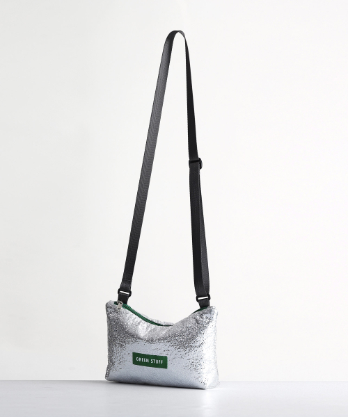 GREEN STUFF(グリーンスタッフ)の「handy bag Z1 - glitter silver(メッセンジャーバッグ・レディース・その他・FREE)」の2枚目の写真