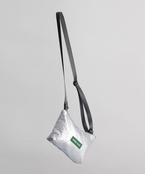 GREEN STUFF(グリーンスタッフ)の「handy bag Z1 - glitter silver(メッセンジャーバッグ・レディース・その他・FREE)」の8枚目の写真
