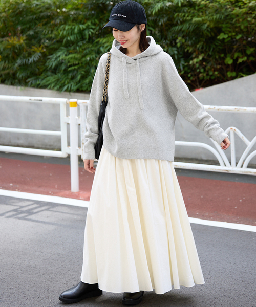 SLOBE IENA(スローブイエナ)の「《セットアップ対応可》エアリーワイドシルエットフーディー(ニット/セーター・レディース・ブラック/グレー・FREE)」の17枚目の写真