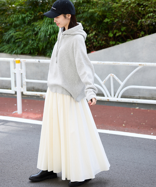 SLOBE IENA(スローブイエナ)の「《セットアップ対応可》エアリーワイドシルエットフーディー(ニット/セーター・レディース・ブラック/グレー・FREE)」の19枚目の写真
