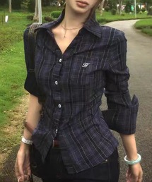 AsheKsha（アシクシャ）の「チェック柄のスリムフィットウエストシェイプシャツ（シャツ/ブラウス）」