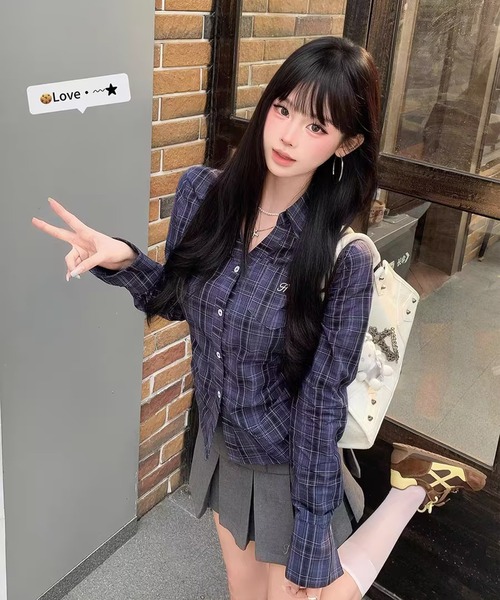AsheKsha(アシクシャ)の「チェック柄のスリムフィットウエストシェイプシャツ(シャツ/ブラウス・レディース・ネイビー/ブラウン/オレンジ・M/S/L)」の8枚目の写真