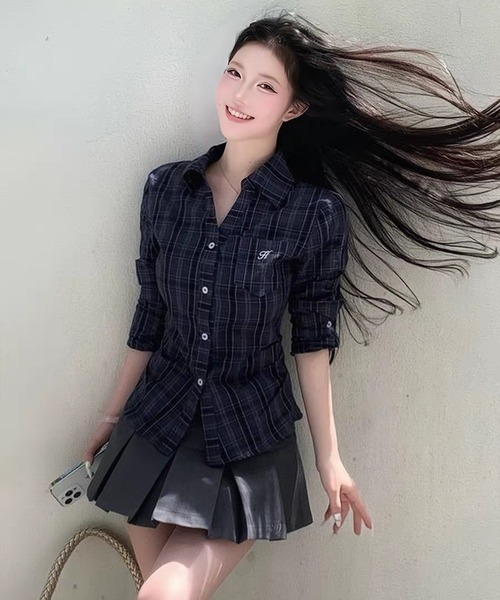 AsheKsha(アシクシャ)の「チェック柄のスリムフィットウエストシェイプシャツ(シャツ/ブラウス・レディース・ネイビー/ブラウン/オレンジ・M/S/L)」の13枚目の写真