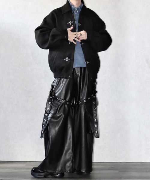 Ellno Loset(エルノロゼット)の「【Ryoooコラボ】ファイヤーマンバックルメルトンボリュームブルゾン(ブルゾン・メンズ・チャコールグレー/ブラック・LARGE/MEDIUM/SMALL)」の6枚目の写真