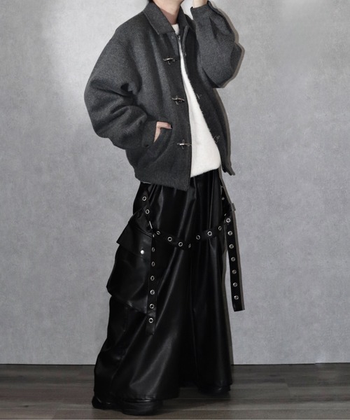 Ellno Loset(エルノロゼット)の「【Ryoooコラボ】ファイヤーマンバックルメルトンボリュームブルゾン(ブルゾン・メンズ・チャコールグレー/ブラック・LARGE/MEDIUM/SMALL)」の3枚目の写真