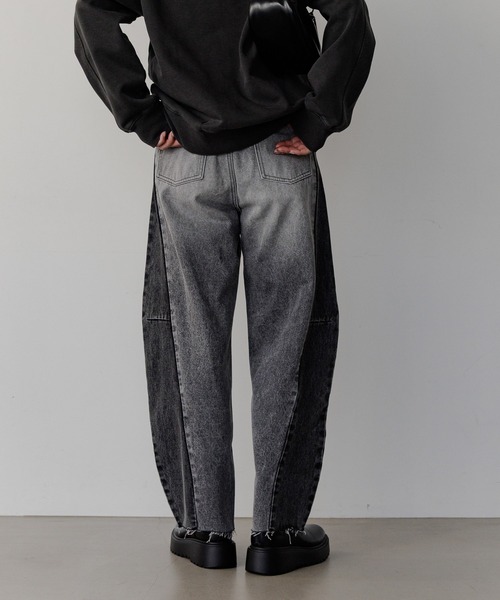 BAYFLOW(ベイフロー)の「セパレートバレルデニム(デニムパンツ・レディース・ライトブルー/ブラック・SMALL/MEDIUM/LARGE/X-SMALL)」の22枚目の写真