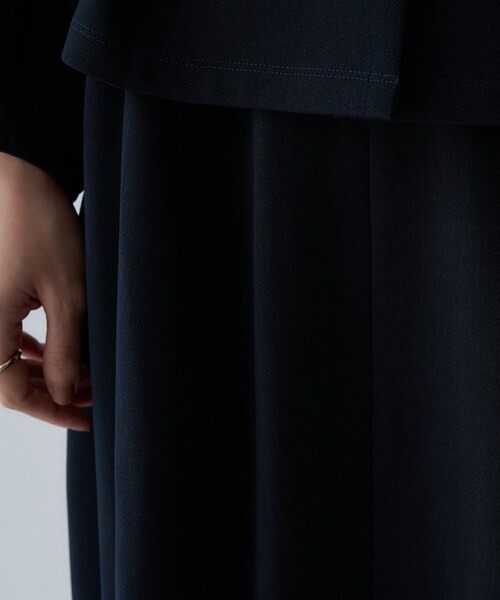 cloenc（クロエンス）の「【セットアップ／オケージョン／マシンウォッシュ】コクーンツイルスカート（スカート・レディース・ネイビー/オフホワイト/ブラック・01/02/03）」の9枚目の写真