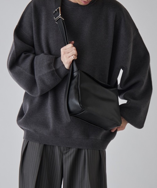 Lui's（ルイス）の「カバーショルダーバッグ（ショルダーバッグ・メンズ・ブラック/ブラック系その他・FREE）」の8枚目の写真