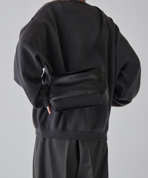 Lui's（ルイス）の「カバーショルダーバッグ（ショルダーバッグ・メンズ・ブラック/ブラック系その他・FREE）」の9枚目の写真