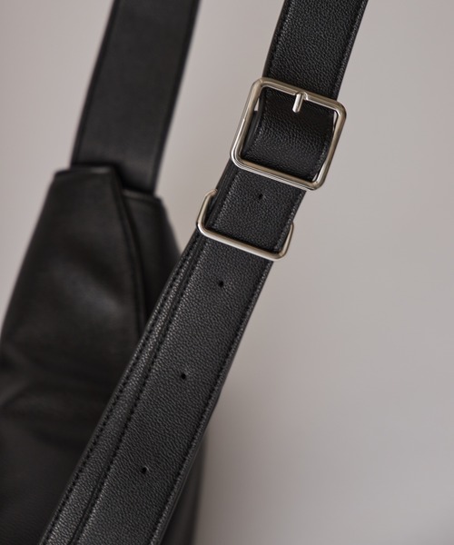 Lui's（ルイス）の「カバーショルダーバッグ（ショルダーバッグ・メンズ・ブラック/ブラック系その他・FREE）」の11枚目の写真