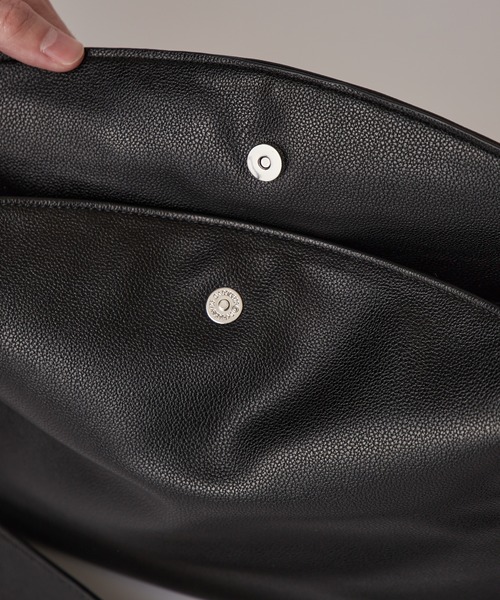 Lui's（ルイス）の「カバーショルダーバッグ（ショルダーバッグ・メンズ・ブラック/ブラック系その他・FREE）」の12枚目の写真