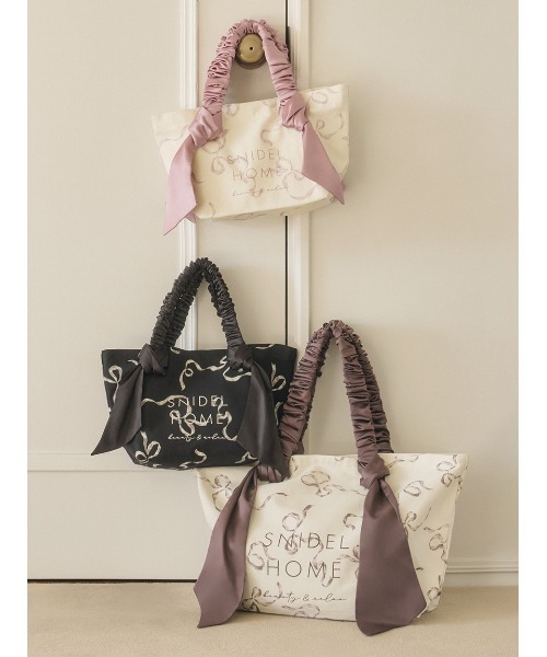 SNIDEL HOME(スナイデルホーム)の「オーガニックキャンバストート-SMALL-(RIBBON)(トートバッグ・レディース・ダークブラウン/ブラック/ピンクベージュ・F)」の5枚目の写真