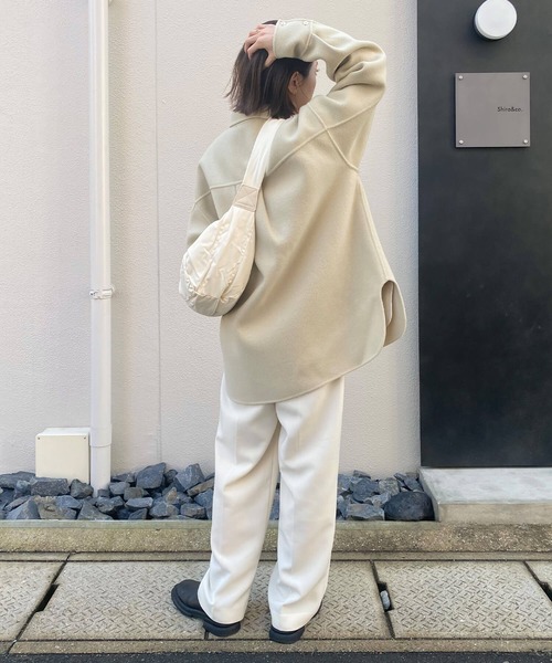 ISOOK(アイスー)の「ソフトカーブパデットショルダーバッグ(kiharu select) / ショルダーバッグ ペットボトルが入る ウエストポーチ 肩掛け 無地(ボディバッグ/ウエストポーチ・レディース・ブラック/アイボリー・FREE)」の8枚目の写真