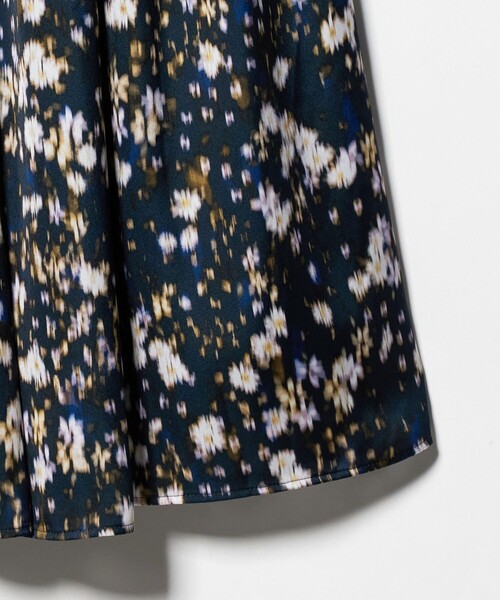 UNITED ARROWS（ユナイテッドアローズ）の「サテン フラワープリント スカート ‐ウォッシャブル‐（スカート・レディース・その他7/その他3・36/38）」の8枚目の写真