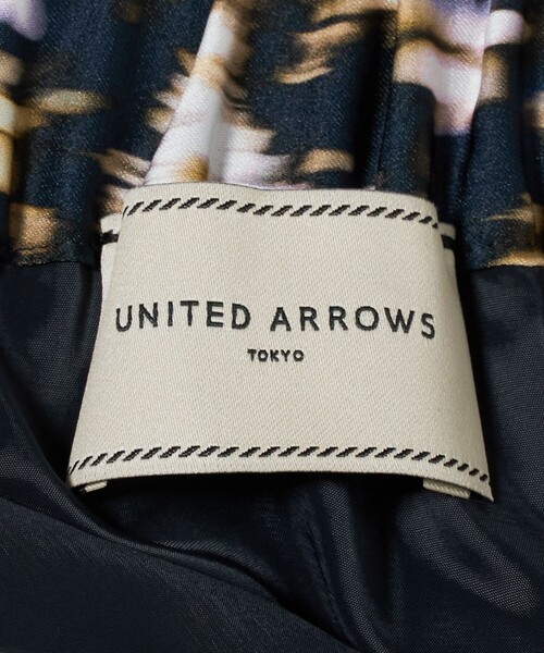 UNITED ARROWS（ユナイテッドアローズ）の「サテン フラワープリント スカート ‐ウォッシャブル‐（スカート・レディース・その他7/その他3・36/38）」の16枚目の写真