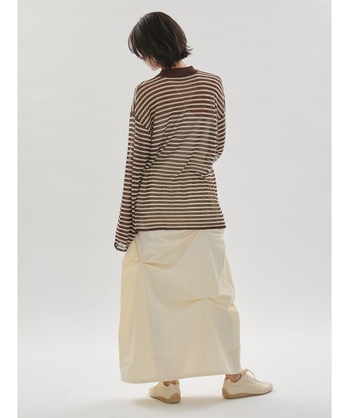 emmi（エミ）の「タックフォルムスカート/撥水（スカート・レディース・ブルー/ブラック/アイボリー・1/0）」の4枚目の写真