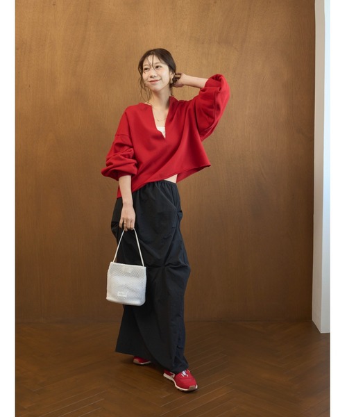 emmi（エミ）の「タックフォルムスカート/撥水（スカート・レディース・ブルー/ブラック/アイボリー・1/0）」の7枚目の写真