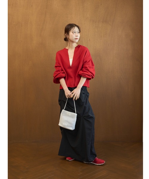 emmi（エミ）の「タックフォルムスカート/撥水（スカート・レディース・ブルー/ブラック/アイボリー・1/0）」の6枚目の写真