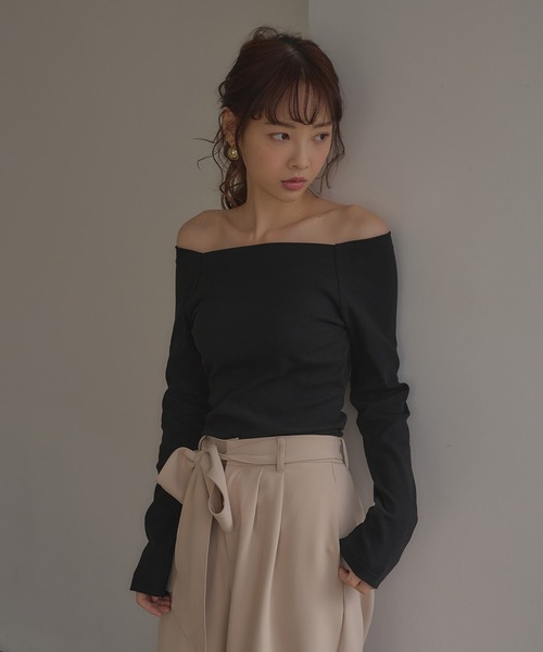 SOELA(ソエラ)の「【INGNI SOELA】カップ付オフショルトップス/WEB限定(Tシャツ/カットソー・レディース・ブラック/オフホワイト・FREE)」の6枚目の写真