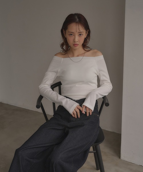 SOELA(ソエラ)の「【INGNI SOELA】カップ付オフショルトップス/WEB限定(Tシャツ/カットソー・レディース・ブラック/オフホワイト・FREE)」の13枚目の写真