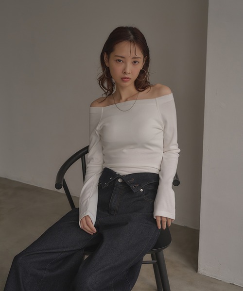 SOELA(ソエラ)の「【INGNI SOELA】カップ付オフショルトップス/WEB限定(Tシャツ/カットソー・レディース・ブラック/オフホワイト・FREE)」の14枚目の写真