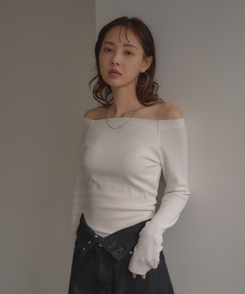 SOELA(ソエラ)の「【INGNI SOELA】カップ付オフショルトップス/WEB限定(Tシャツ/カットソー・レディース・ブラック/オフホワイト・FREE)」の16枚目の写真