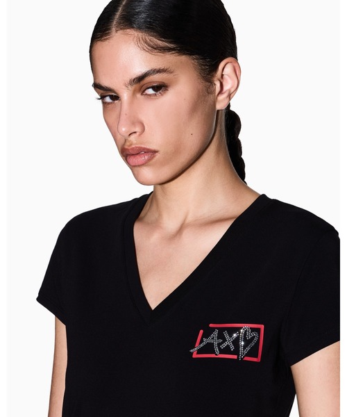 ARMANI EXCHANGE(アルマーニエクスチェンジ)の「【A|X アルマーニ エクスチェンジ】ハートロゴ 半袖VネックTシャツ/SLIM(Tシャツ/カットソー・レディース・ブラック/ホワイト・X-SMALL/X-LARGE/SMALL/MEDIUM/LARGE)」の2枚目の写真