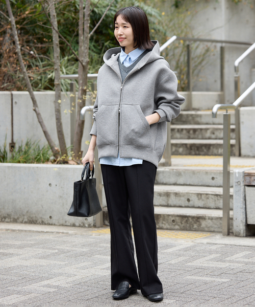 SLOBE IENA（スローブイエナ）の「《追加3》ボリュームジップアップフーディー（パーカー・レディース・アイボリー/グレー・FREE）」の4枚目の写真