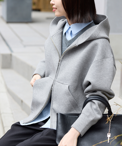 SLOBE IENA（スローブイエナ）の「《追加3》ボリュームジップアップフーディー（パーカー・レディース・アイボリー/グレー・FREE）」の6枚目の写真