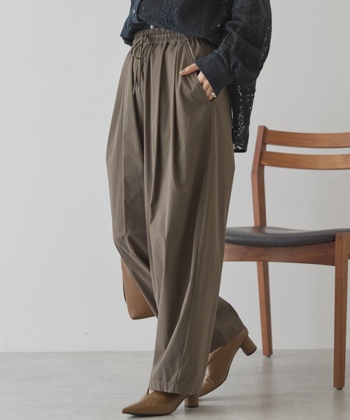 AMERICAN HOLIC(アメリカンホリック)の「ナイロンドロストタックパンツ(その他パンツ・レディース・カーキ/ブラック/オフホワイト・L/M)」の3枚目の写真